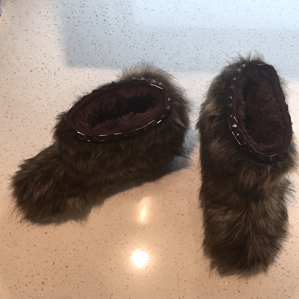 Warm, faux fur, beaded boots